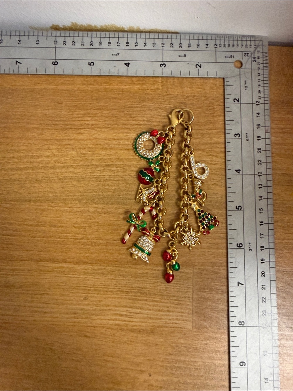 Gold tone Christmas charm bracelet tree lights bell candy cane wreath - Picture 3 of 3